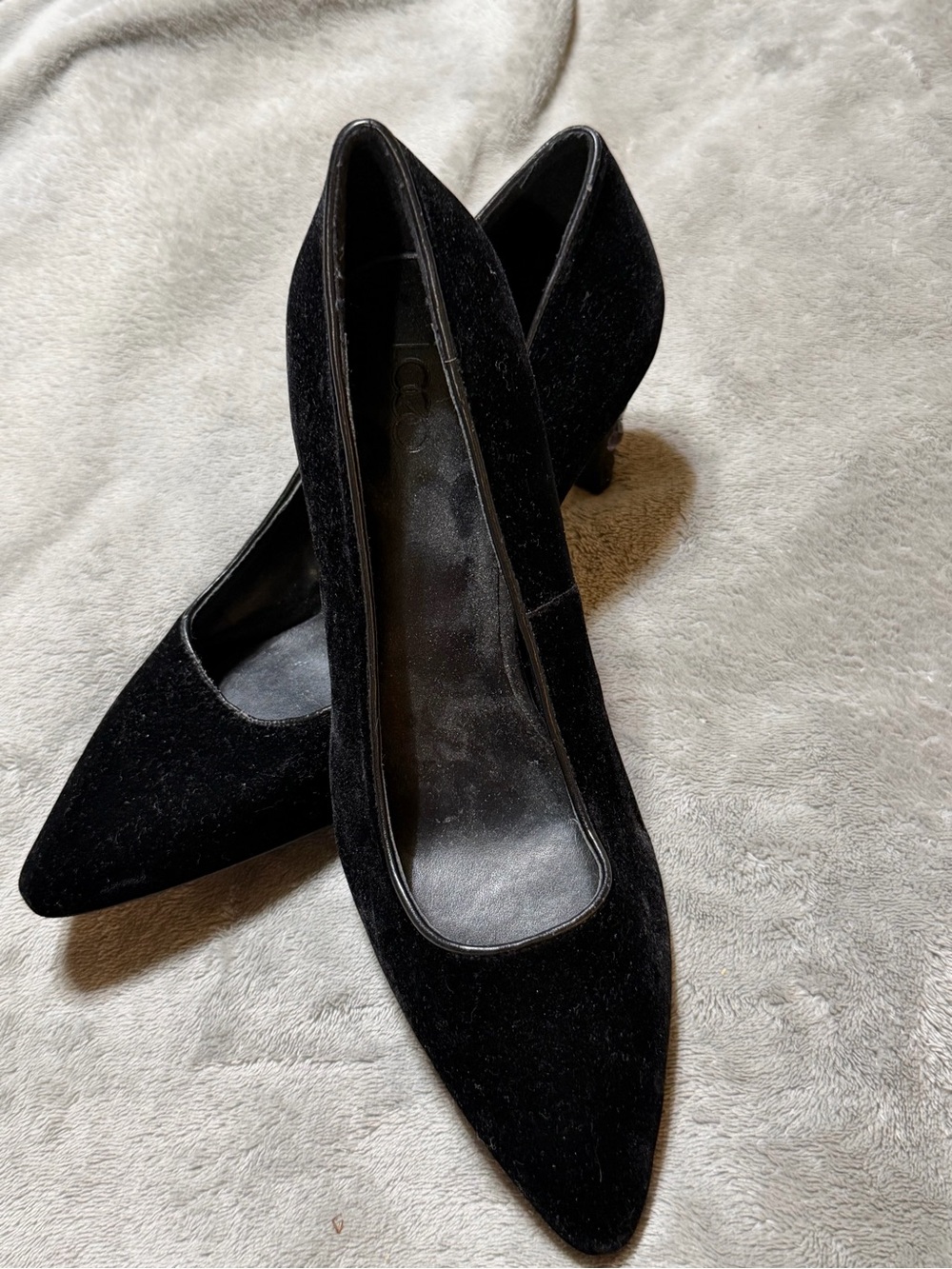 New LOGO by Lori Goldstein Black Pointed-Toe Velvet Jeweled Heels Pumps 8.5 M